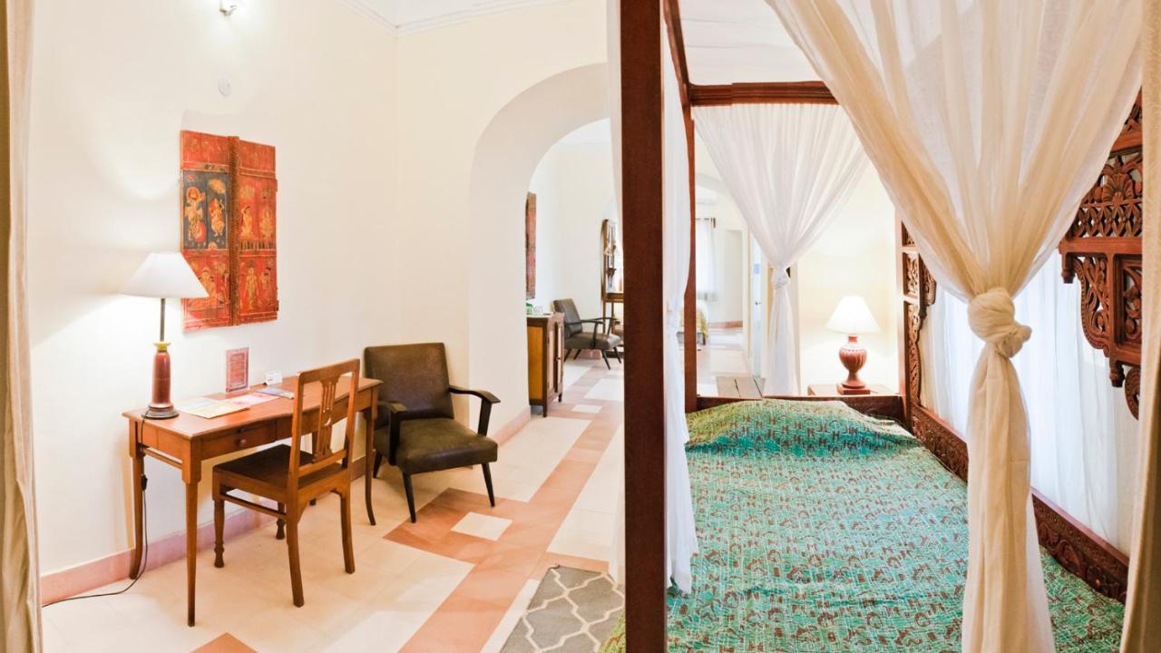 Neemrana'S - Tijara Fort Palace Exteriér fotografie