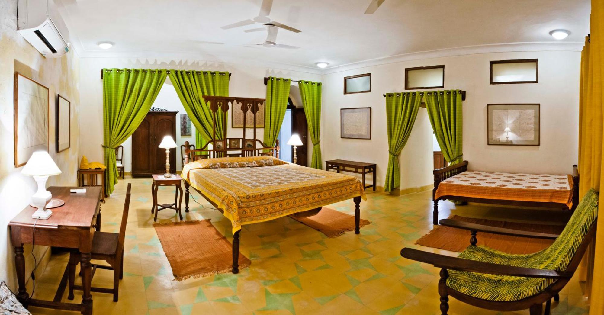 Neemrana'S - Tijara Fort Palace Exteriér fotografie
