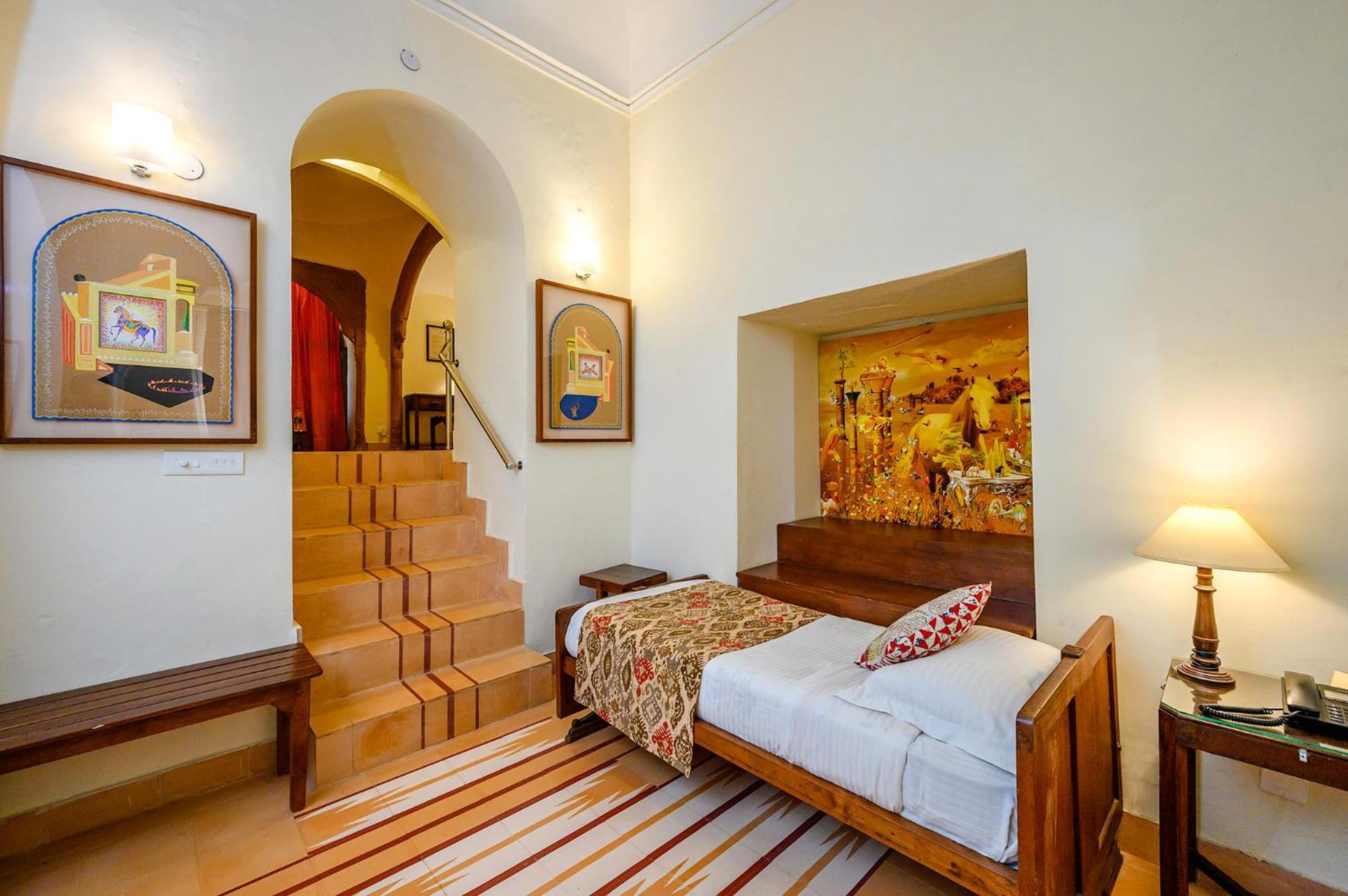 Neemrana'S - Tijara Fort Palace Exteriér fotografie