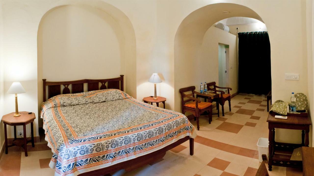 Neemrana'S - Tijara Fort Palace Exteriér fotografie