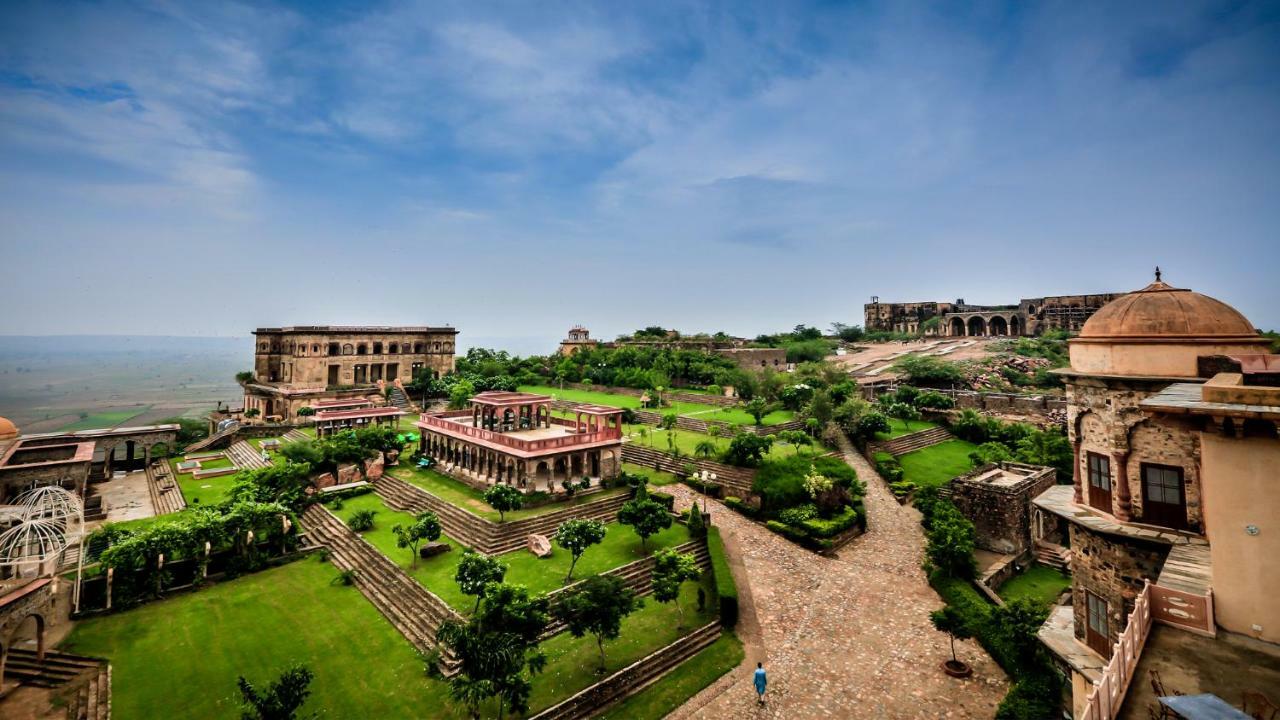 Neemrana'S - Tijara Fort Palace Exteriér fotografie