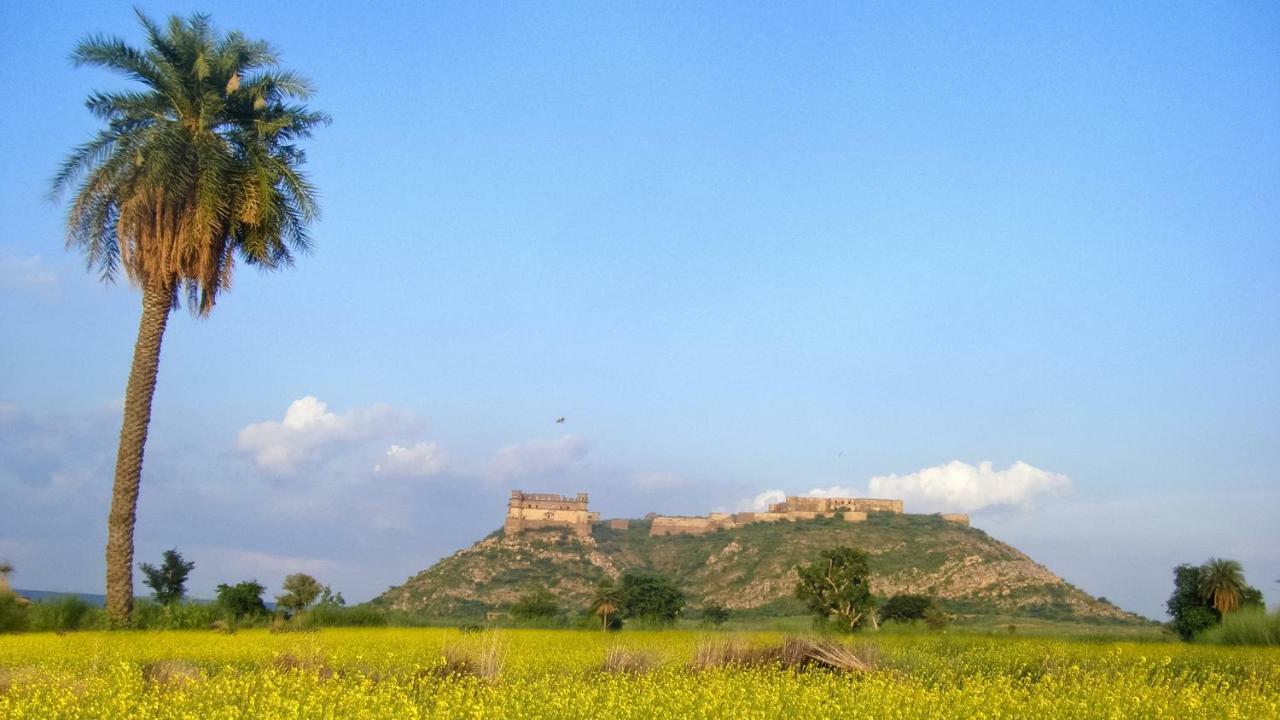 Neemrana'S - Tijara Fort Palace Exteriér fotografie